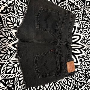 Vintage stressed levies shorts